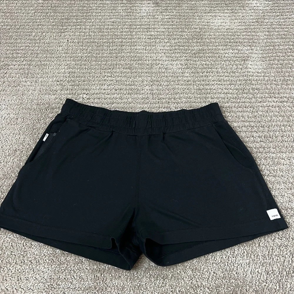 Vuori Halo Black Women's Athletic Shorts - Picture 1 of 4